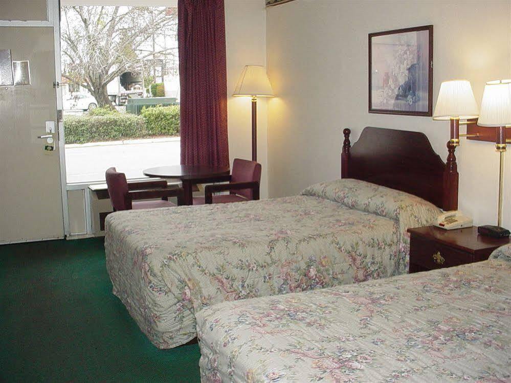 Hotel Walterboro Southwest Esterno foto